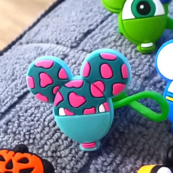 5 DISNEY STRAW/PENCIL TOPPERS - Picture 4 of 7